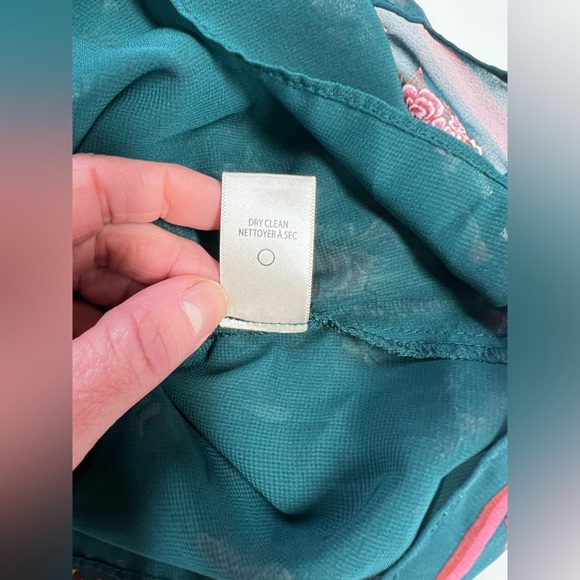 MAX STUIO Hunter green floral sheer sleeve blouse size M. - Picture 11 of 13